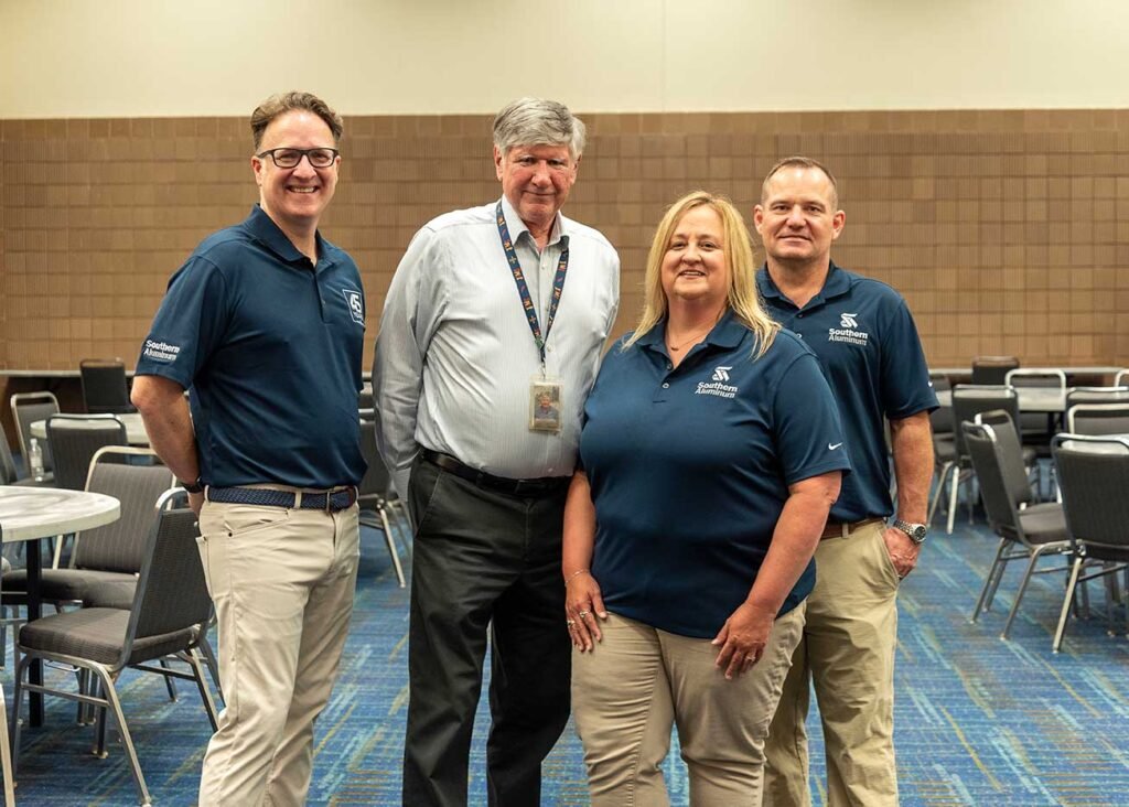 Paul O'Connell with Southern Aluminum's linenless experts